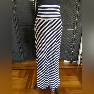2 for $10 
Gray and navy blue long maxi skirt. Size XS.